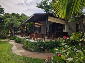 Deluxe Sea View Double or Twin Room | In-room safe, desk, free WiFi, bed sheets - Samed Tamarind Beach Resort (Rayong)