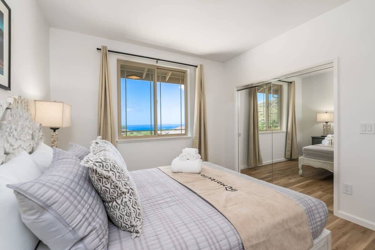 4 bedrooms, desk, iron/ironing board, travel crib