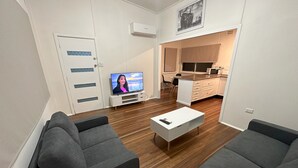 Økonomileilighet | Blendingsgardiner, strykejern/-brett og wi-fi (inkludert)