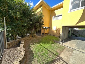 City Apartment | Individually decorated, individually furnished, blackout curtains - Breimba Street Apartments  (Grafton)