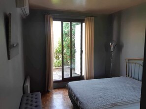 2 bedrooms, iron/ironing board