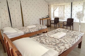 1 多间卧室、床单