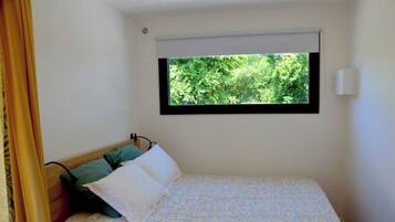 1 slaapkamer, een strijkplank/strijkijzer, gratis wifi, beddengoed