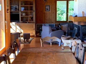 TV - Spacious chalet, 14 people, near slopes, fireplace, terrace, WIFI, parking, Crest-Voland (Crest-Voland)