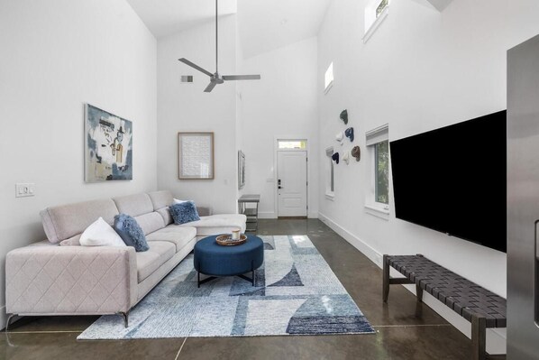 TV, offices - The Polygon / Park Circle / Pet Friendly (North Charleston)