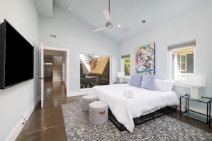 4 bedrooms, iron/ironing board, Internet, bed sheets