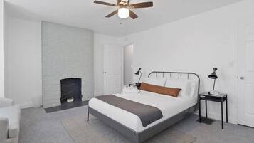 3 Schlafzimmer, Schreibtisch, Bügeleisen/Bügelbrett, WLAN