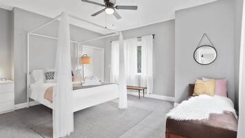 3 habitaciones, escritorio, tabla de planchar con plancha y wifi