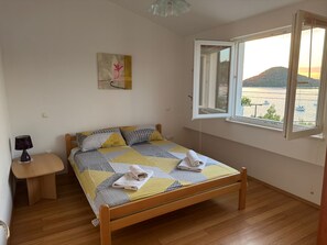 2 Schlafzimmer, Bügeleisen/Bügelbrett, Bettwäsche