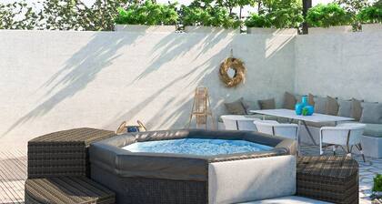 Lyons-la-Forêt, charming Orfea's home, sleeps 8. Forest access, baby-friendly