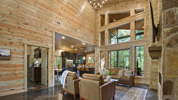 Smart-TV, Kamin, Tischfußball, Tischtennisplatte