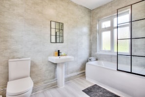 Hårføner, håndklær, såpe og sjampo