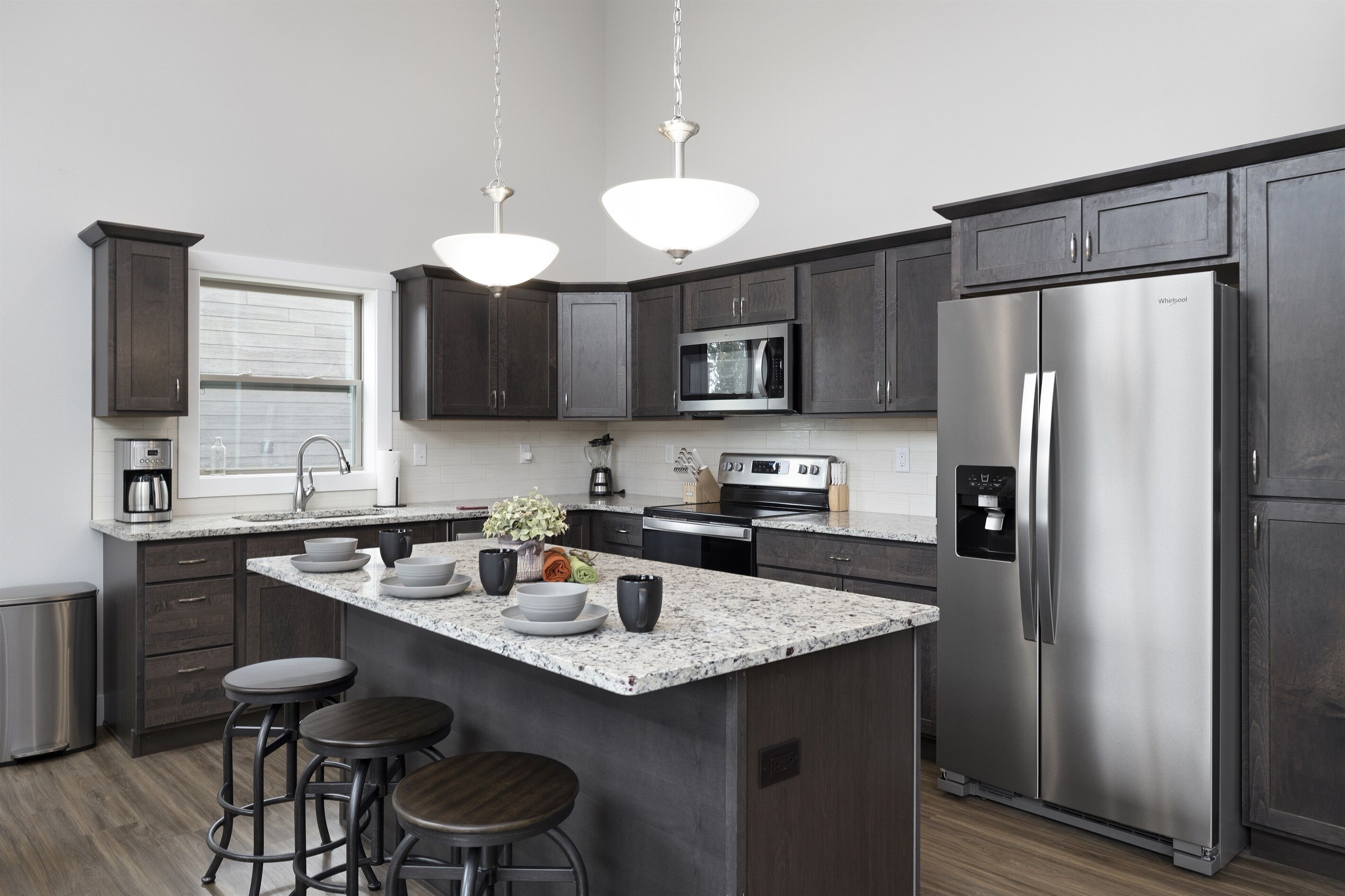 Refrigerador, microondas, horno, placa de cocina