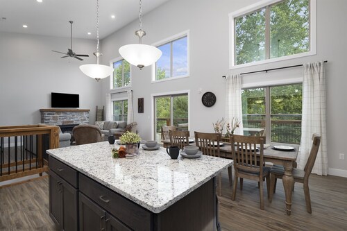 Lakeside Cabin with Hot Tub & Game Room