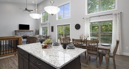 Lakeside Cabin with Hot Tub & Game Room