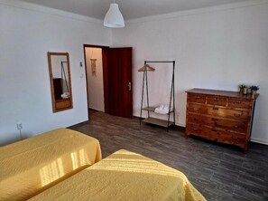 3 bedrooms, WiFi, bed sheets - Morgado Guesthouse (Ervedal)