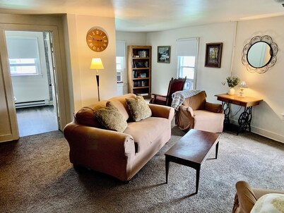 3-bedroom apartment near hospital and Erie Canal 