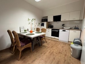 Condo | Private kitchen - Motel de Winter (Castrop-Rauxel)