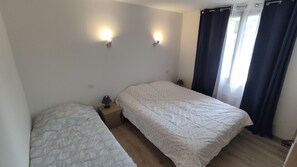 4 chambres, fer et planche à repasser, Wi-Fi