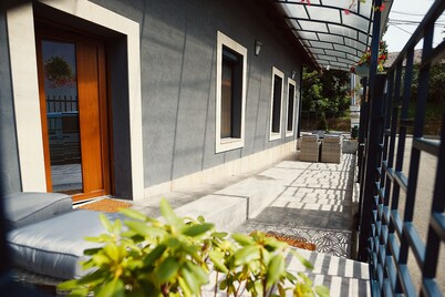 Very cozy one bedroom apartment for a family of 4-6.  1 minute walk to Salt mine