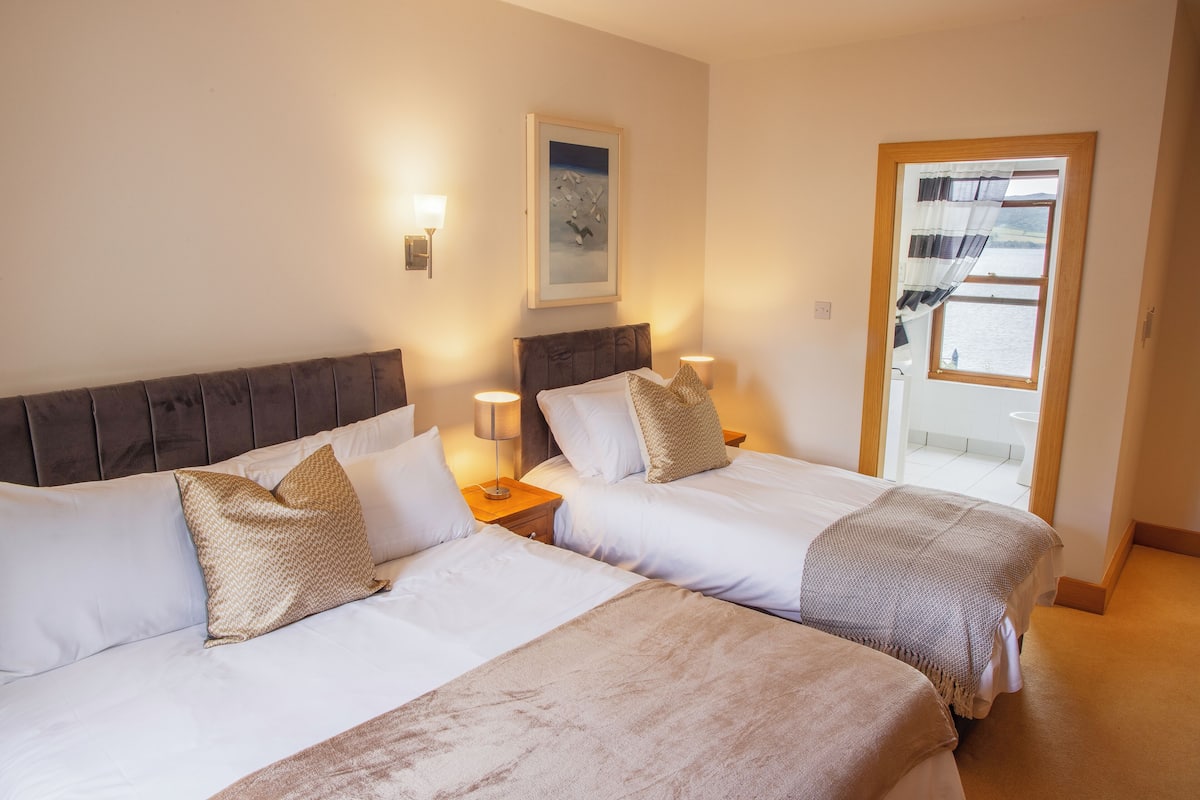 Standard Triple Room, Accessible | 1 bedroom, blackout drapes, travel crib, free WiFi