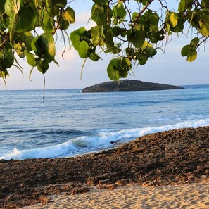Espreguiçadeiras, toalhas de praia