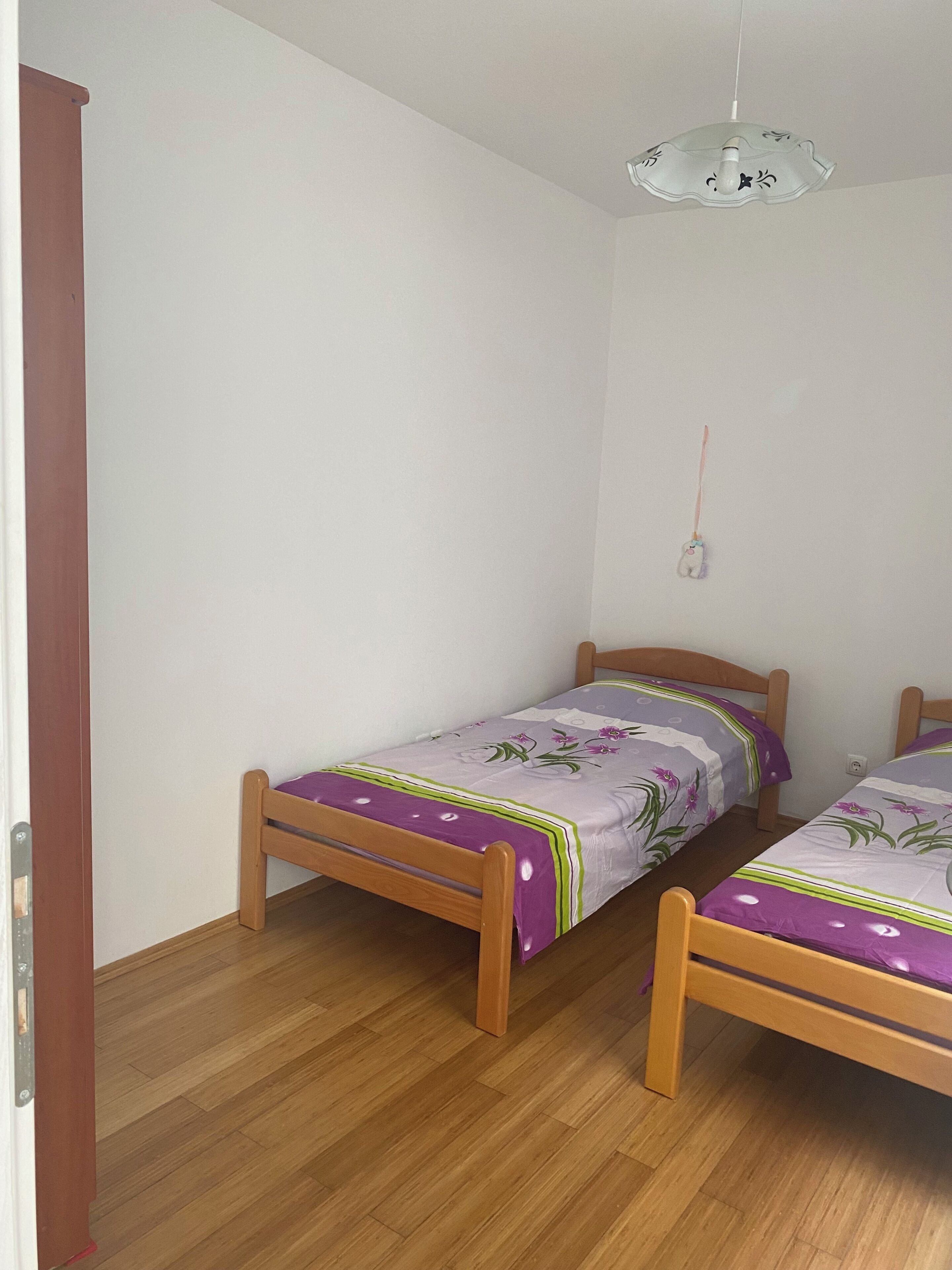 2 bedrooms, iron/ironing board, bed sheets