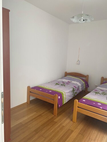 Relaxed Chic 2-Bed Apartment: Just Steps From the Beach