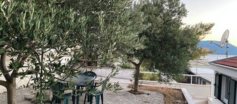 🌴 Discover Your Oasis in Blace, Croatia - 2-bed Flat by the Serene Beach! 🌴