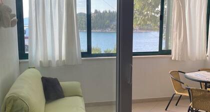 Relaxed Chic 2-Bed Apartment: Just Steps From the Beach