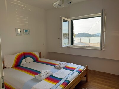 Relaxed Chic 2-Bed Apartment: Just Steps From the Beach