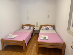 2 多间卧室、熨斗/熨衣板、床单