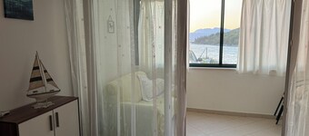 Relaxed Chic 2-Bed Apartment: Just Steps From the Beach