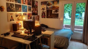 5 habitaciones, tabla de planchar con plancha y cuna de viaje 