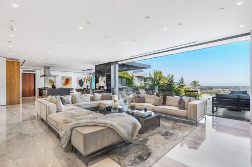 Sierra Mar -Modern Luxury Paradise in Hollywood Hills