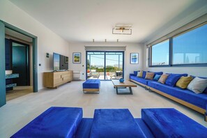 Smart TV, stereo
