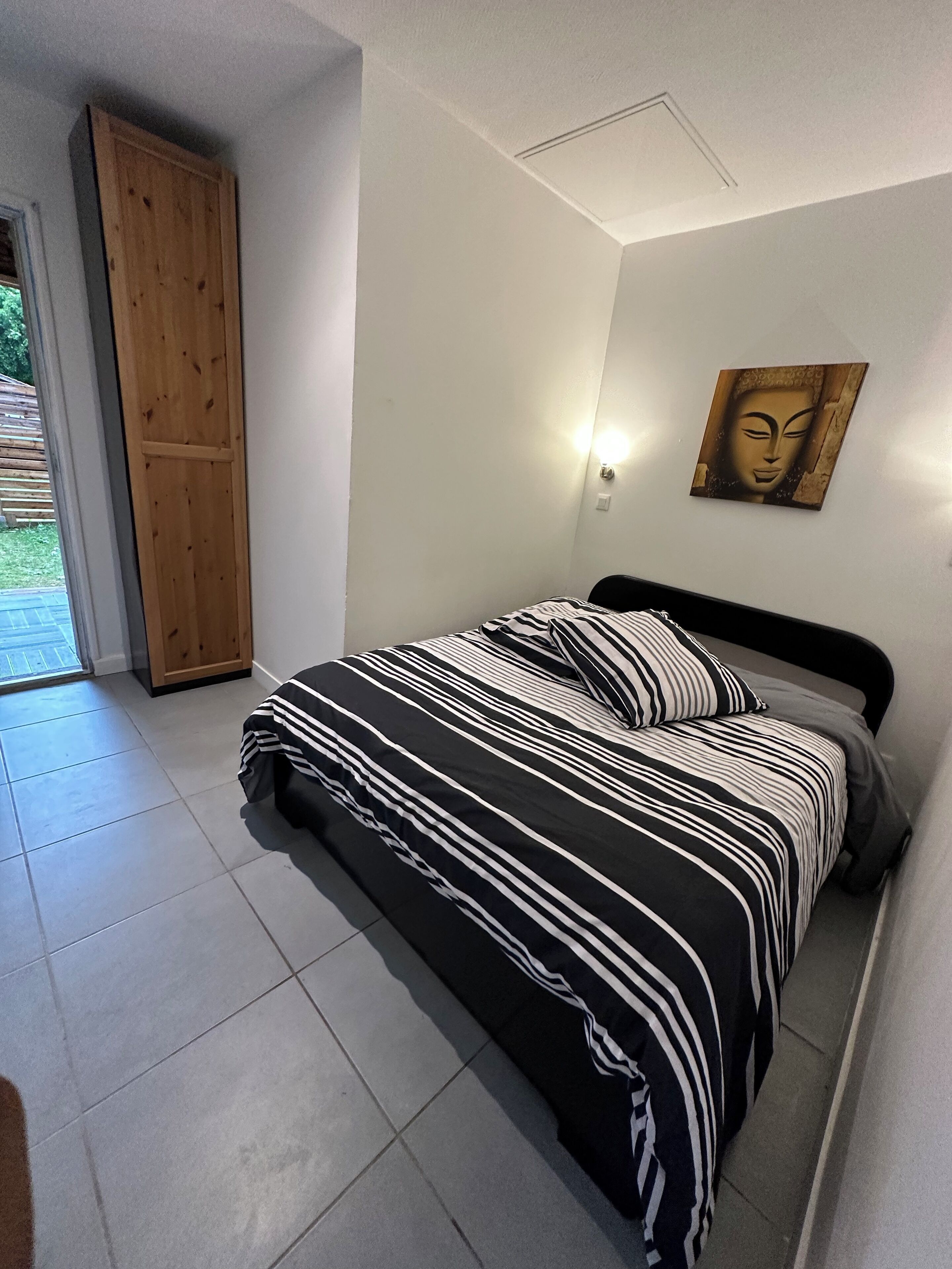 2 chambres, fer et planche à repasser, Wi-Fi, draps fournis