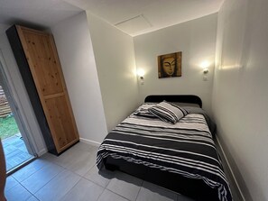 2 habitaciones, tabla de planchar con plancha, wifi y ropa de cama 