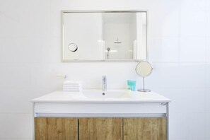 Shower, hair dryer, towels - Colorful 2BR with Balcony near Tel Aviv Port by HolyGuest (Tel Aviv-Yafo)