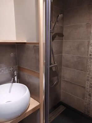 Haartrockner, Toilettenpapier