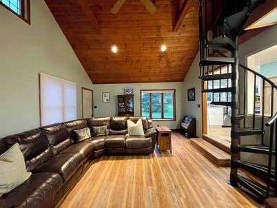 Crystal Blue Oasis-Lakefront,Family & Pet Friendly