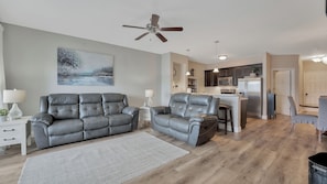 Smart TV, fireplace