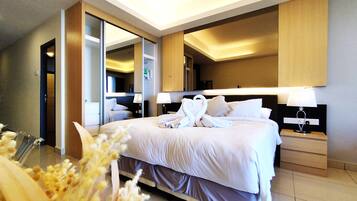 Classic Studio Suite | Blackout drapes, soundproofing, iron/ironing board, free WiFi