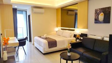 Blackout curtains, soundproofing, iron/ironing board, free WiFi