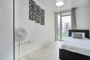 4 bedrooms, iron/ironing board, free WiFi, bed sheets