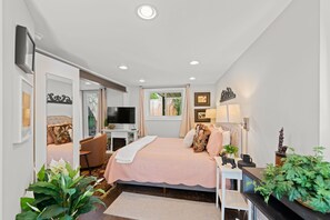 1 habitación, tabla de planchar con plancha, wifi y ropa de cama