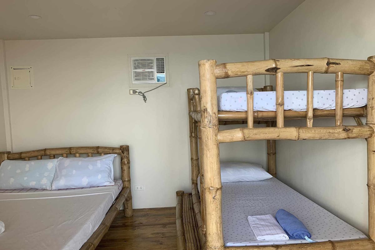 Chambre Familiale, plusieurs lits | 1 chambre, chambres insonorisées, draps fournis