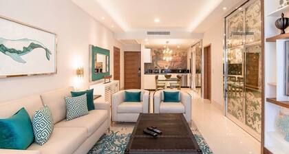 Luxurious Resort in Tourist Corridor with easy access to all of Cabo!