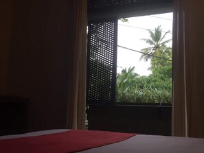 5 chambres, fer et planche à repasser, Wi-Fi, draps fournis