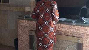 Meja sambut tetamu